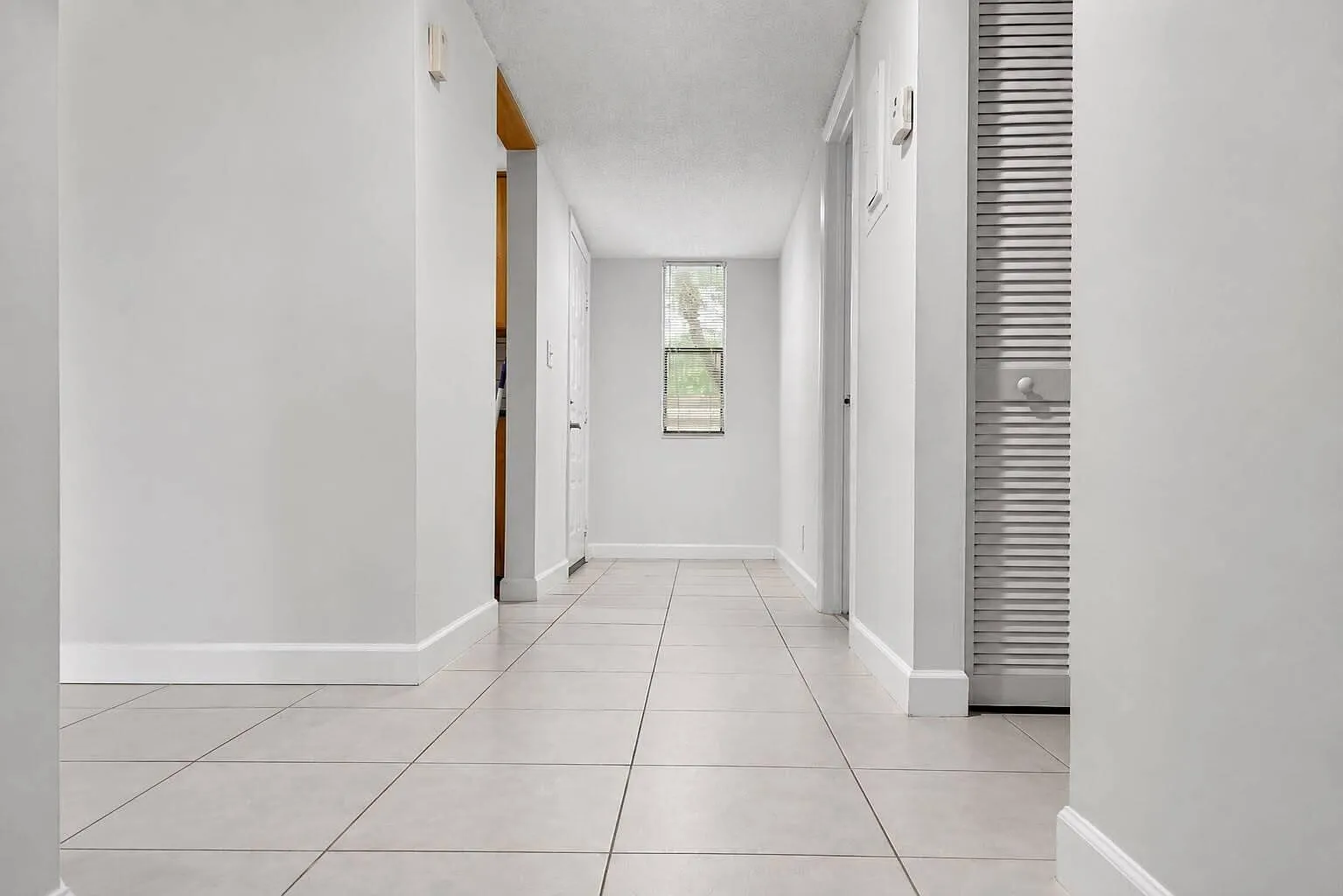 2 bed, 2.0 bath, 1190 sqft, $2,200 — Photo 4