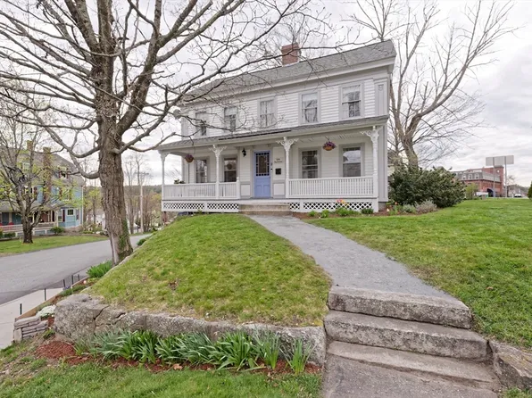 1 Hartford Ave S, Upton, MA 01568