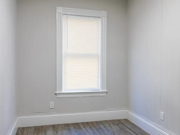 626 E 6th St #2 — Photo 7