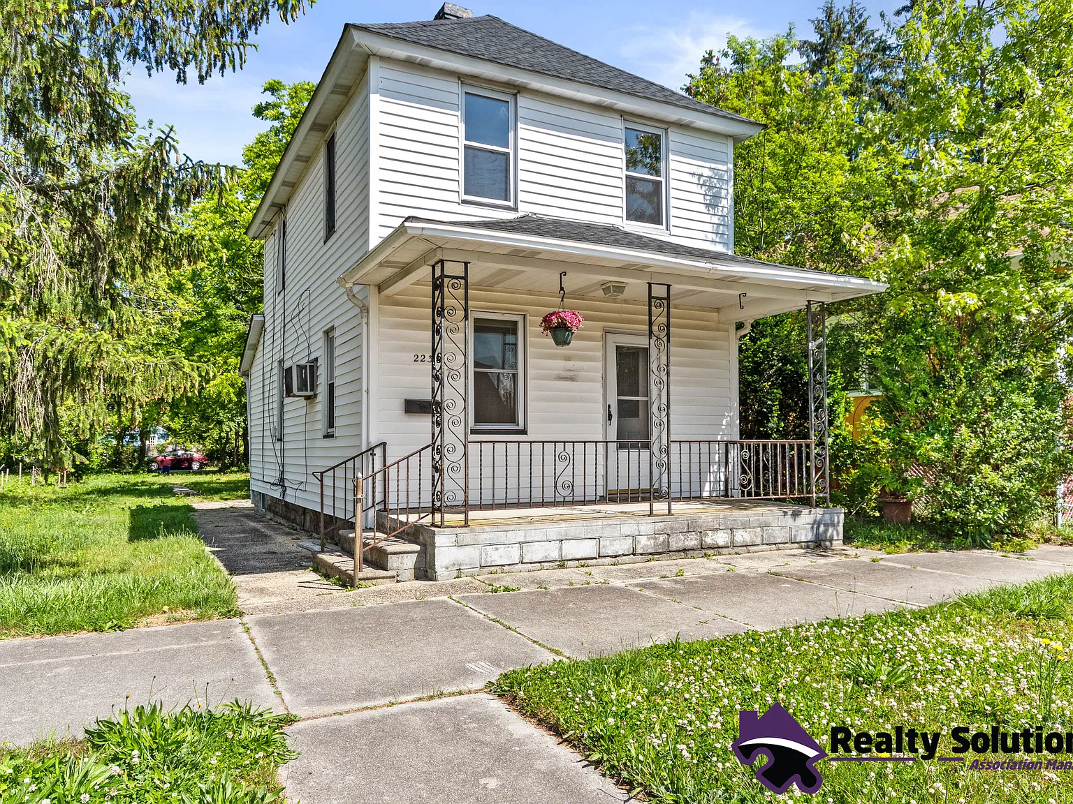 223 Saint Louis Avenue - 1 — Photo 4