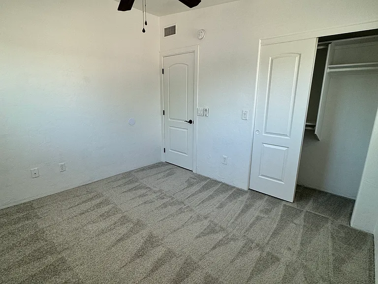 120 N Campbell Ave — Photo 21