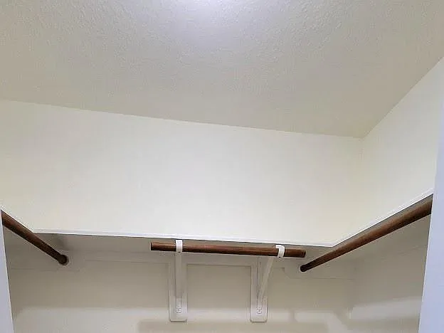 10007 Shire Green Ln — Photo 39