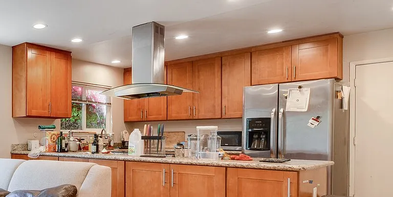771 Ormonde Dr — Photo 3