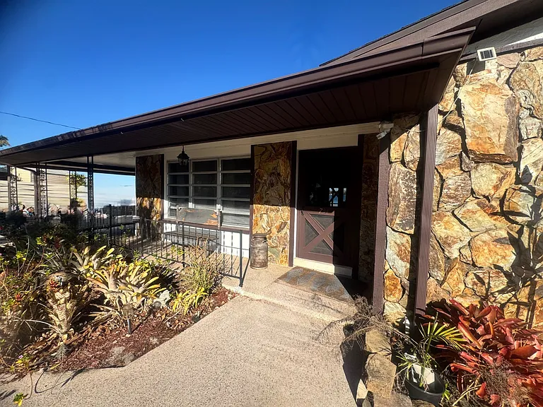 734 Memorial Dr — Photo 11