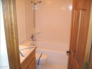 4th image of 18621 1st St