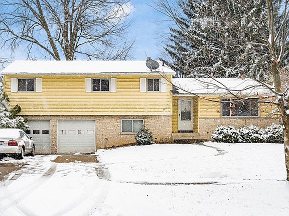 3rd image of 399 Potawatomi Dr