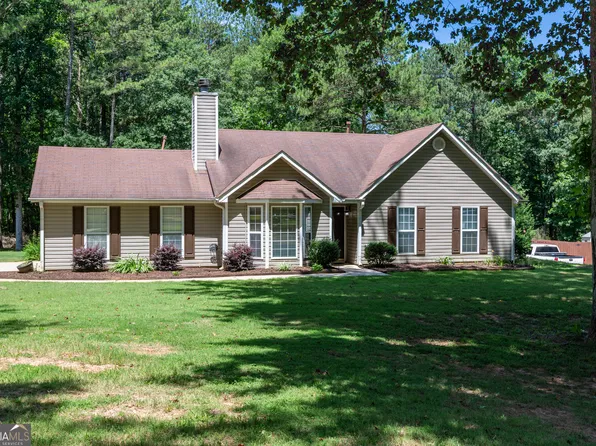 65 Hollow Oaks Ct, Newnan, GA 30263