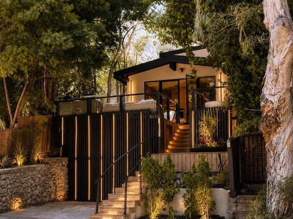 8631 Lookout Mountain Ave, Los Angeles, CA 90046