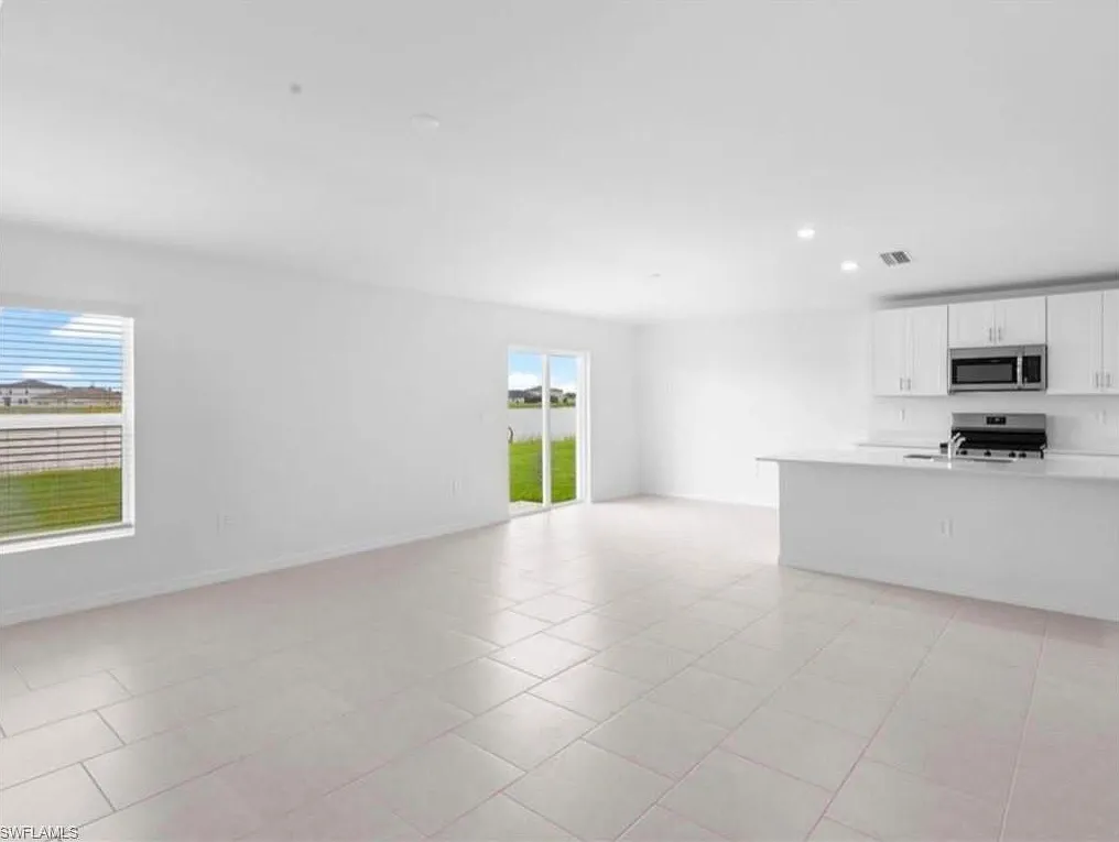 4 bed, 2.0 bath, 1824 sqft, $2,200 — Photo 4