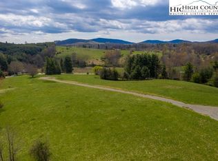 5 Autumn Glen Dr, Sparta, NC 28675