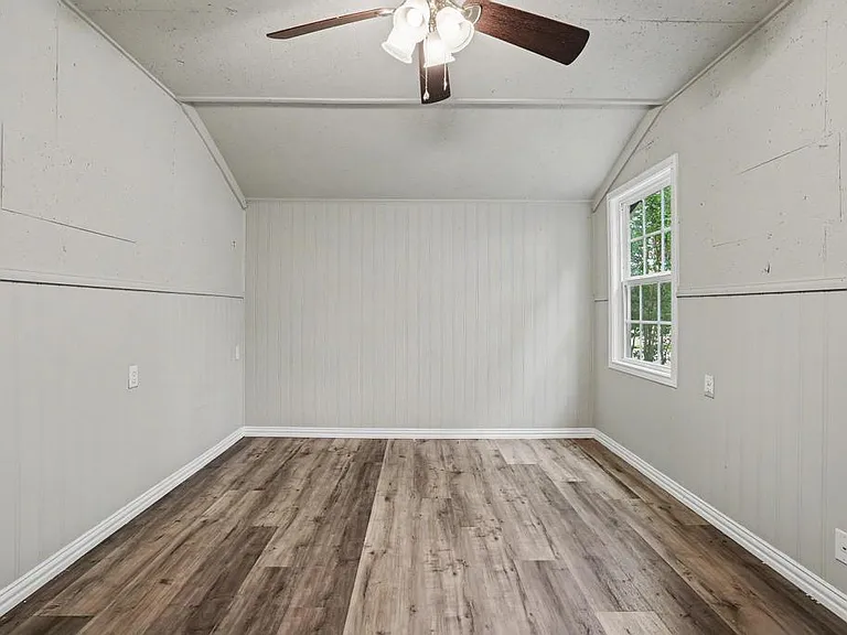 221 W Taylor St — Photo 22