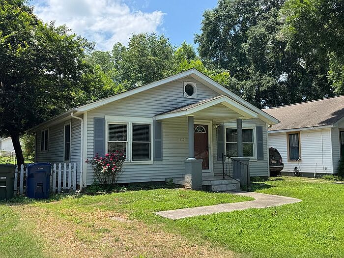 1st image of 1112 Wellman Ave NE