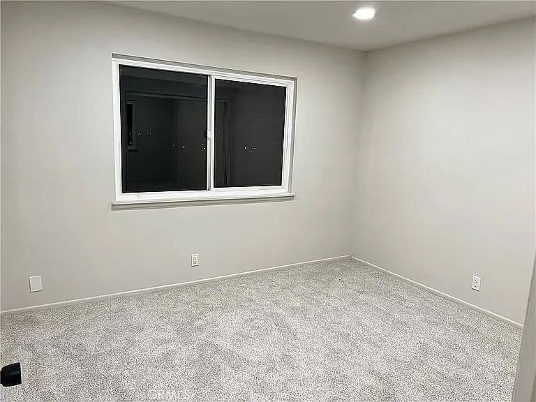 4750 Mariposa Dr — Photo 12