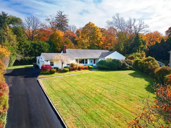 5 Gulls Cove, Manhasset, NY 11030