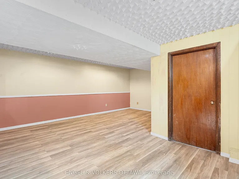 1402 Kilborn Ave — Photo 24