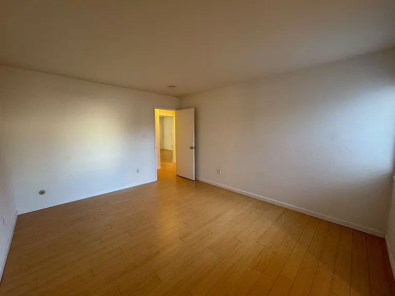 1820 Santa Clara Ave #102 — Photo 12