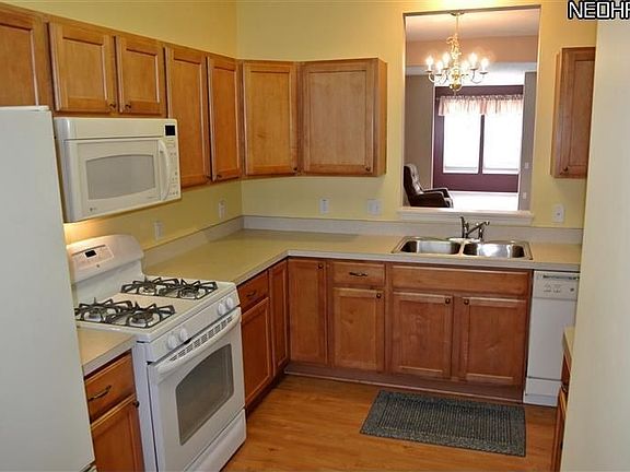 5th image of 9374 Grist Mill Dr