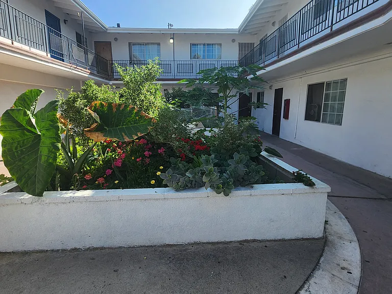 143 W Guinida Ln #9 — Photo 12