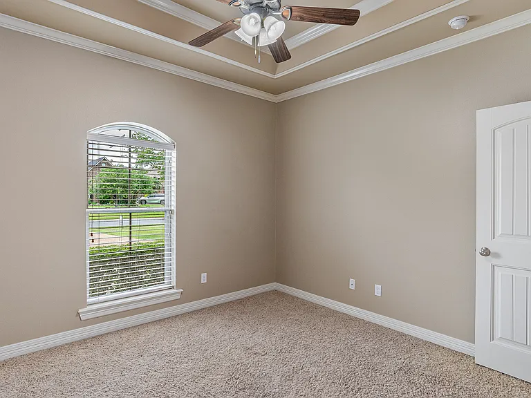 713 Saint Martin Ln — Photo 20