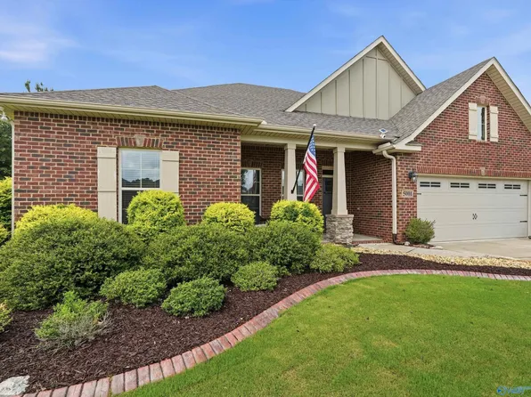 5001 River Birch Ln SE, Owens Cross Roads, AL 35763