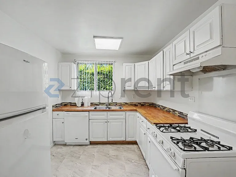 1934 S Holt Ave #2 — Photo 5