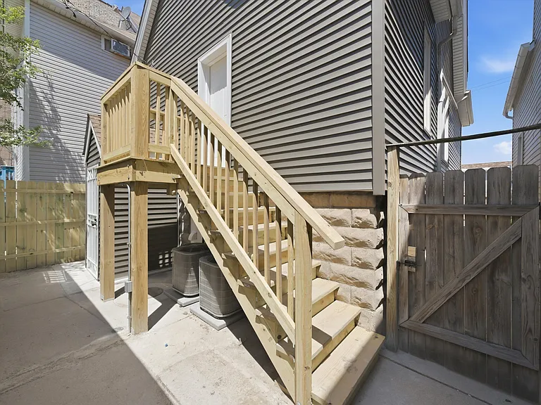 2954 N Elston Ave #G — Photo 22