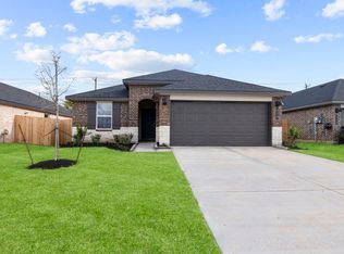 11 Robin Ct, Angleton, TX 77515