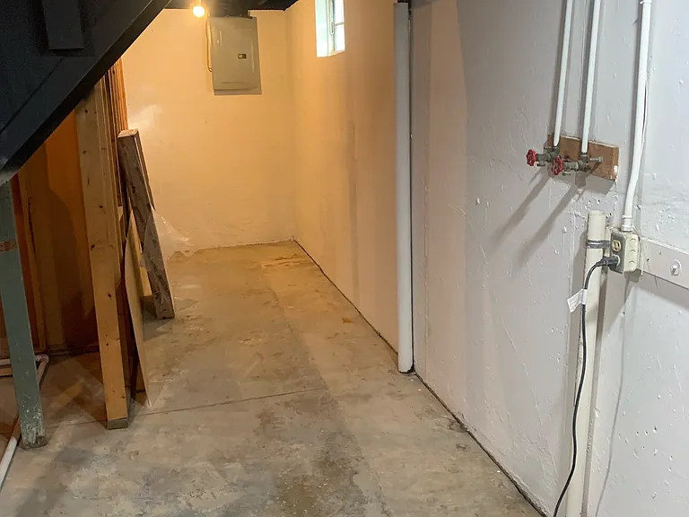 924 Curwood Dr — Photo 16