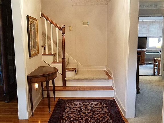 2nd image of 116 W 19th Ave