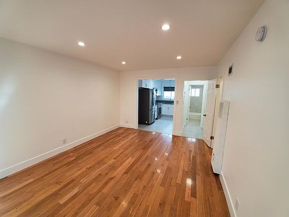 3rd image of 1155 N Kingsley Dr APT 2