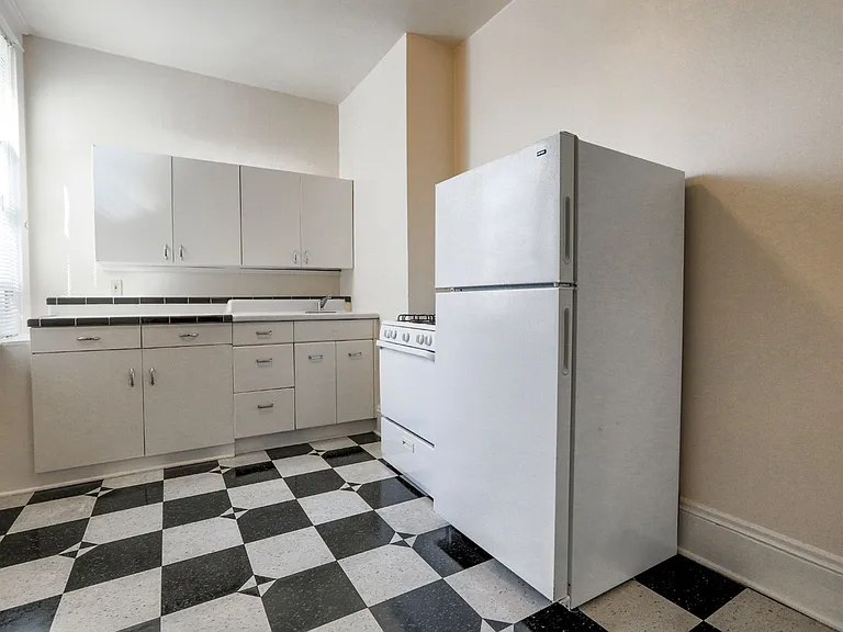819 NW 23rd Ave — Photo 115