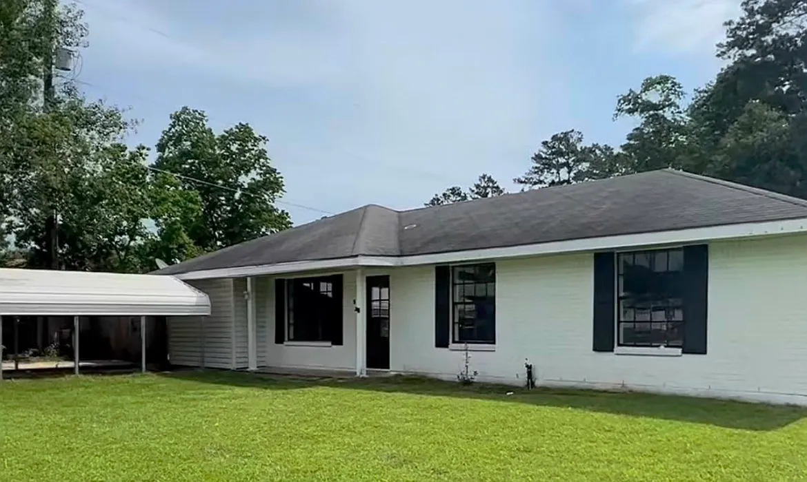 3 bed, 1282 sqft, $1,650 — Photo 1
