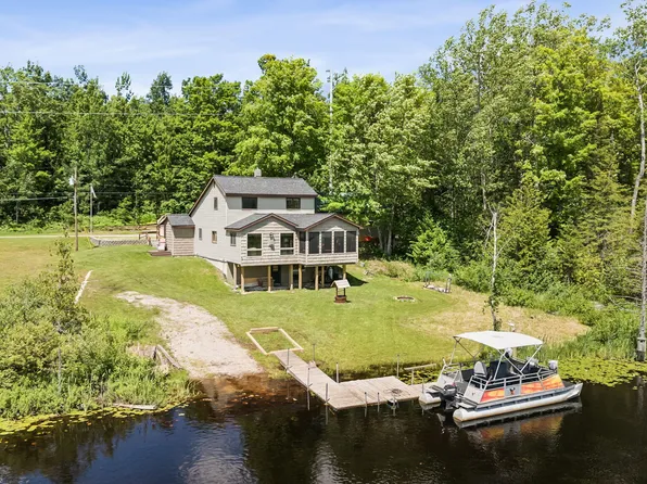 11701 Maple Dr, Millersburg, MI 49759