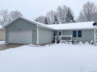 627 Mill St, Fenton, MI 48430
