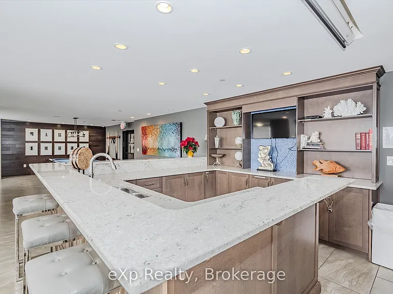 160 Macdonell St #308 — Photo 34