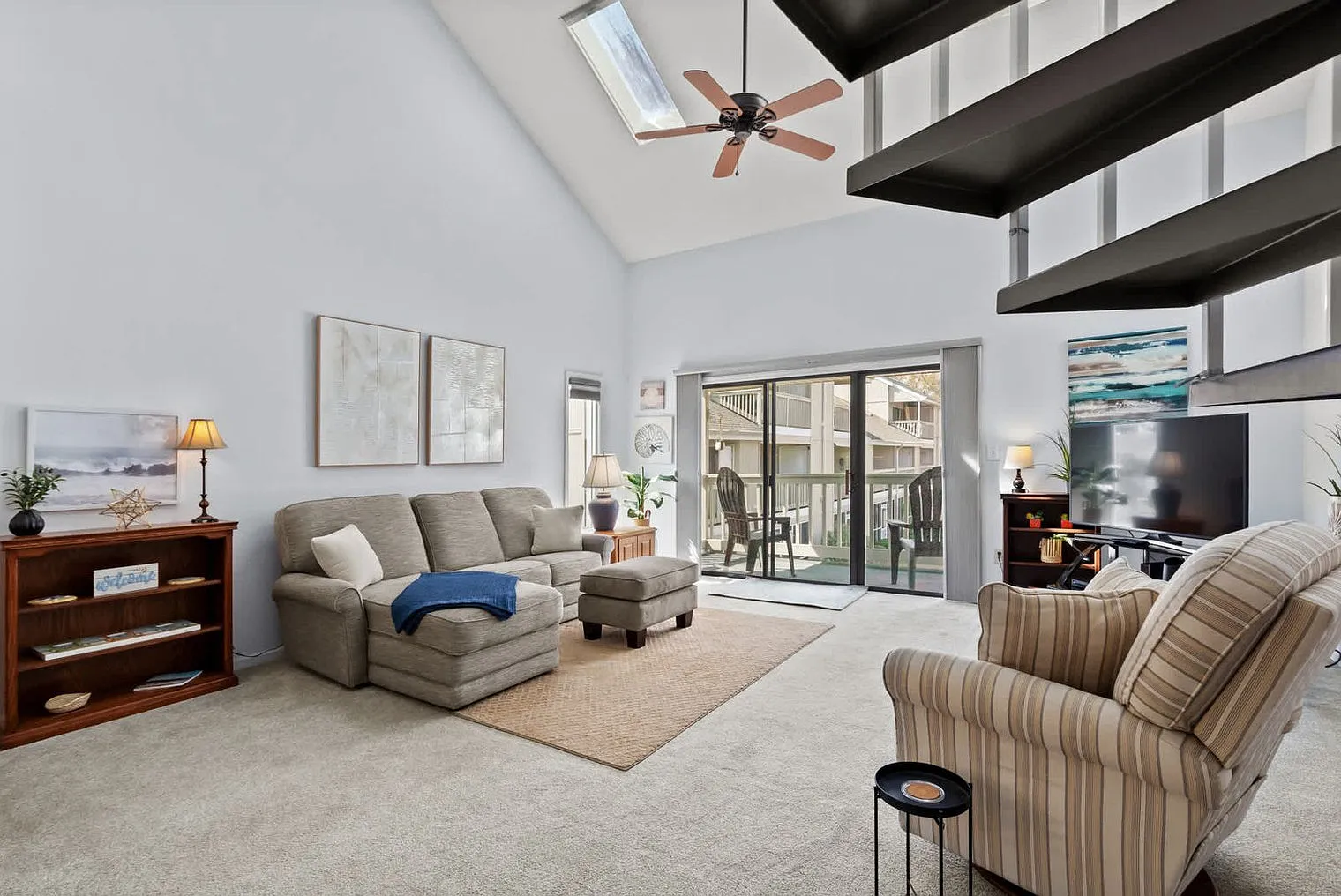 2 bed, 2.0 bath, 1194 sqft, $3,330 — Photo 3