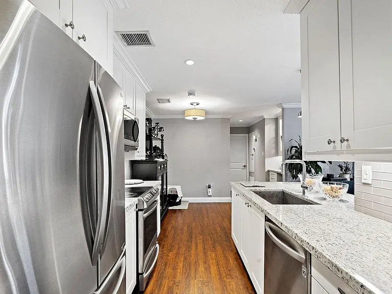 1818 Augusta Dr #6 — Photo 15