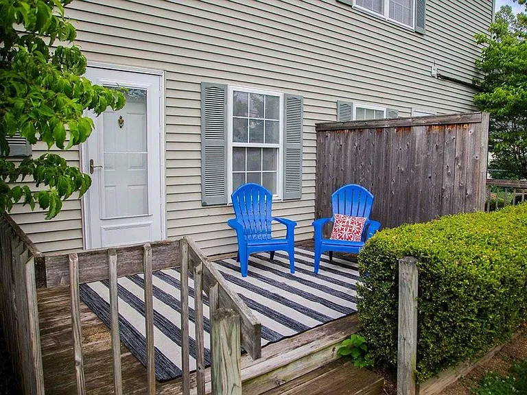 1214 E Clark St — Photo 10