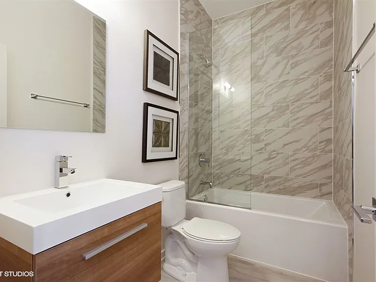 4111 N Narragansett — Photo 27