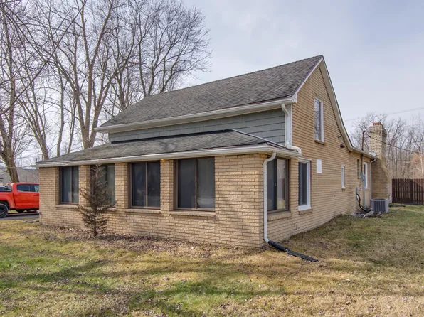 25360 Sumpter Rd, Belleville, MI 48111