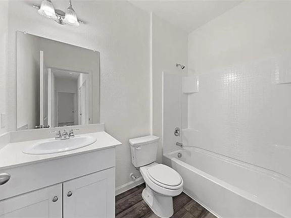 5th image of 783 Camden Dr