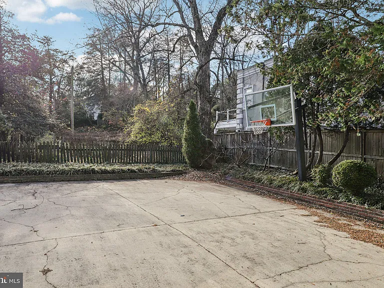 5301 Goldsboro Rd — Photo 59