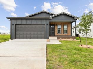 2028 Applewood Dr, Lockhart, TX 78644