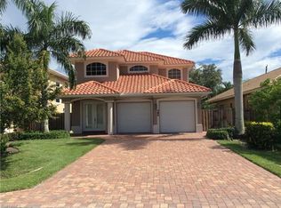 586 110th Ave N, Naples, FL 34108