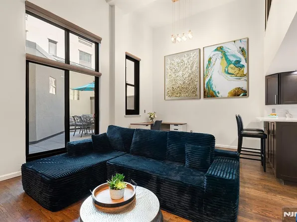 518 Gregory Avenue #201, Weehawken, NJ 07086