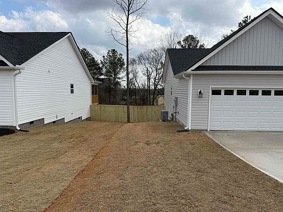 4th image of 341 Little Mountain Cir