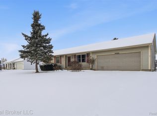 8152 Fox Hollow Rd, Goodrich, MI 48438
