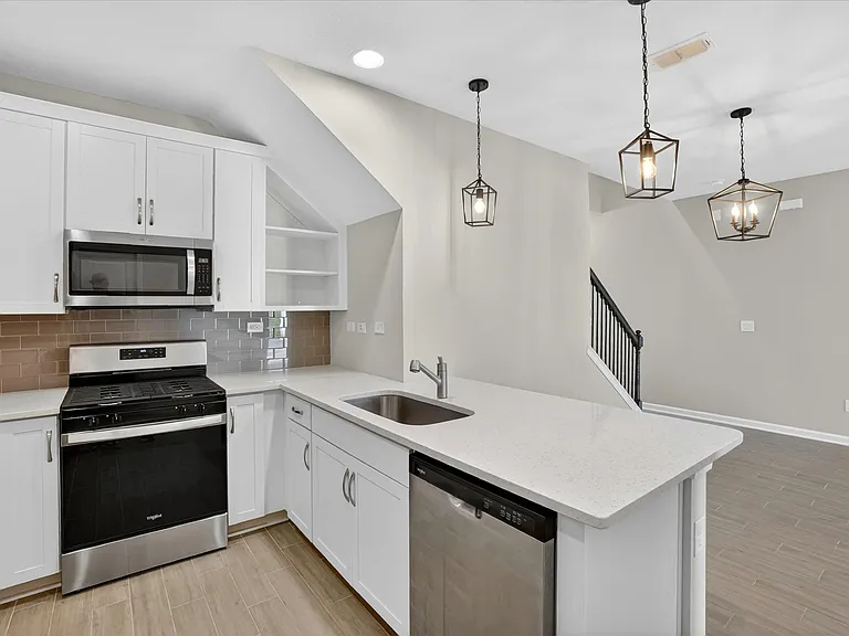 698 Cherry Elm Dr — Photo 8