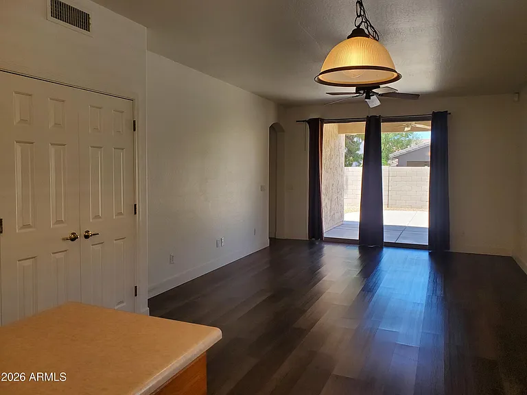 2430 E Darrel Rd — Photo 21