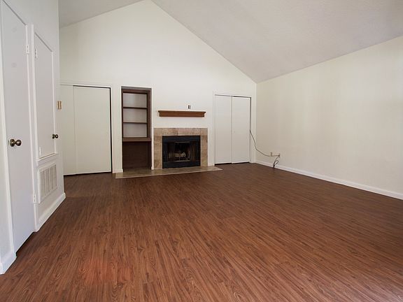 4th image of 1701 Mill Creek Dr